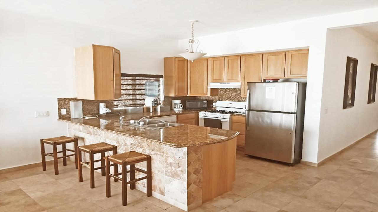 The Suites At Rocky Point 2 ภายนอก รูปภาพ