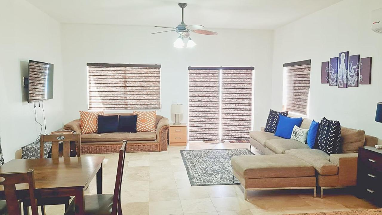 The Suites At Rocky Point 2 ภายนอก รูปภาพ